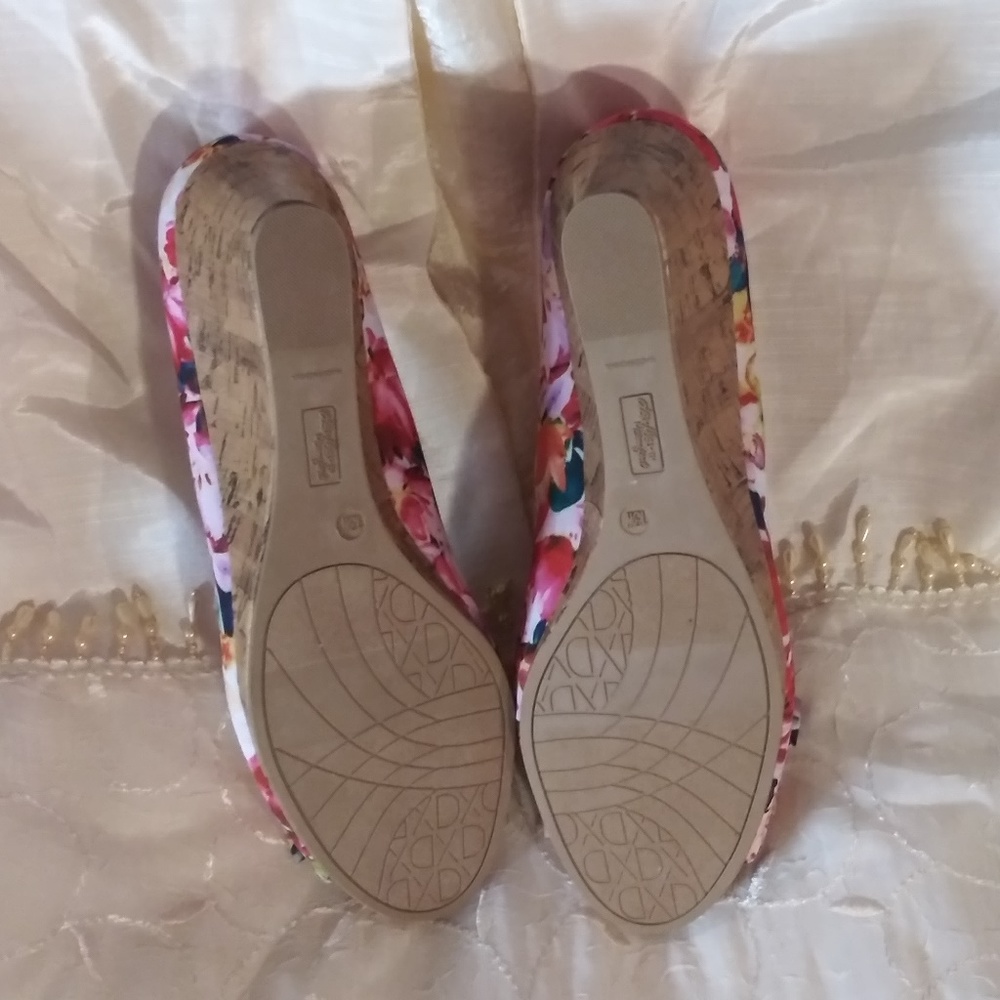 DexFlex Comfort Pink Floral Cork Wedge - Picture 4 of 4